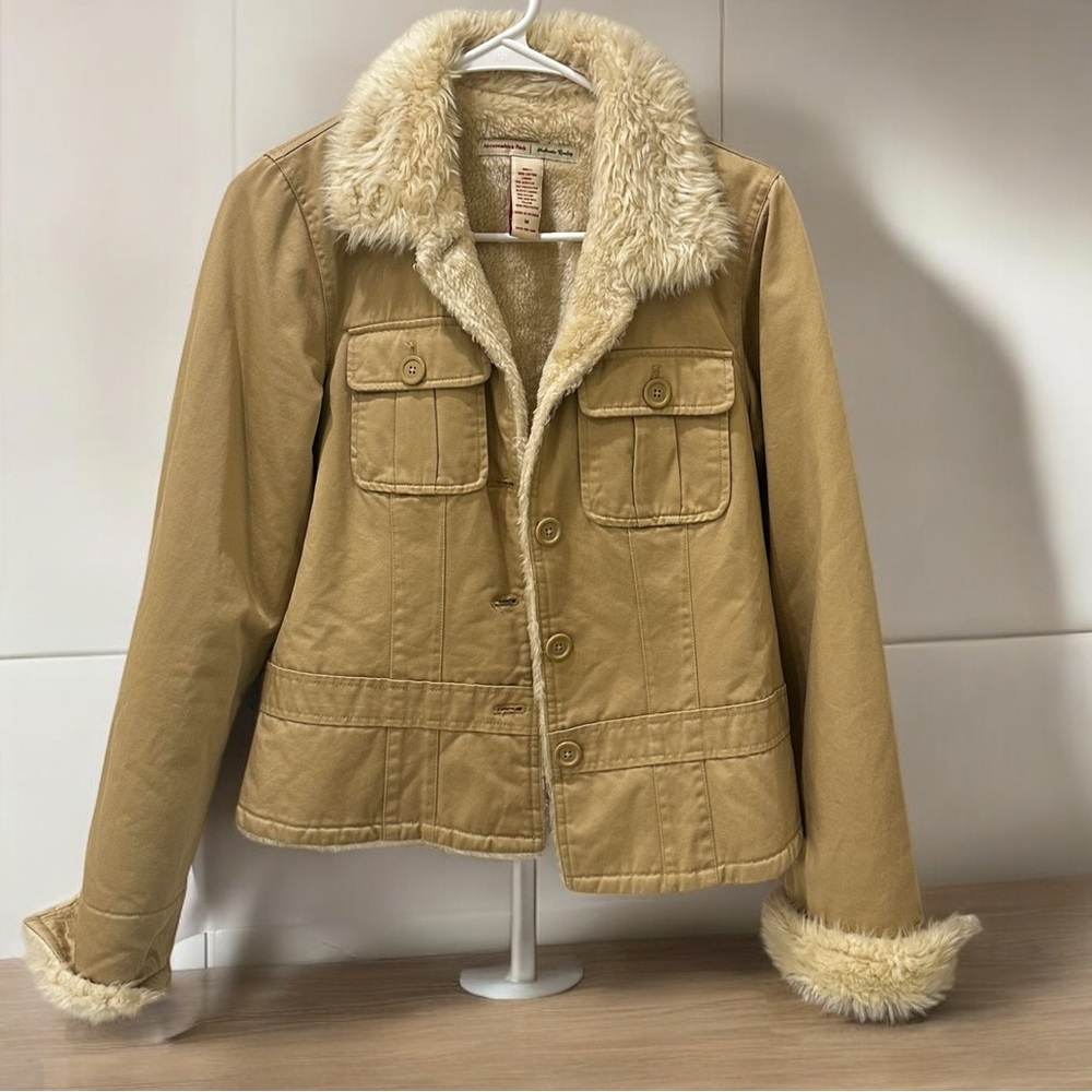Women's Abercrombie Tan Faux Fur Collar Jacket Size Medium